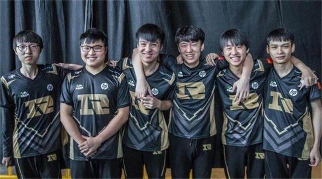 程看似例行 程看似例行